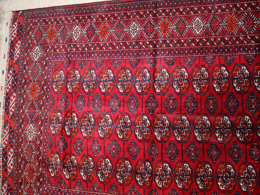 Turkmen Bukhara Handwoven Wool Rug (135 × 200 cm - 4.4 × 6.6 ft) - RojKilim