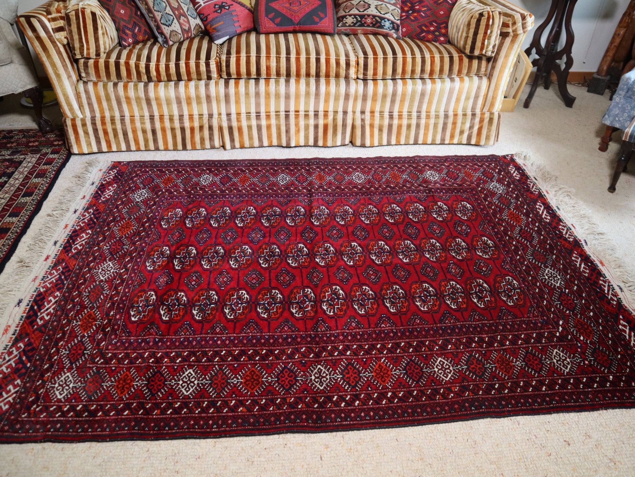 Turkmen Bukhara Handwoven Wool Rug (135 × 200 cm - 4.4 × 6.6 ft) - RojKilim