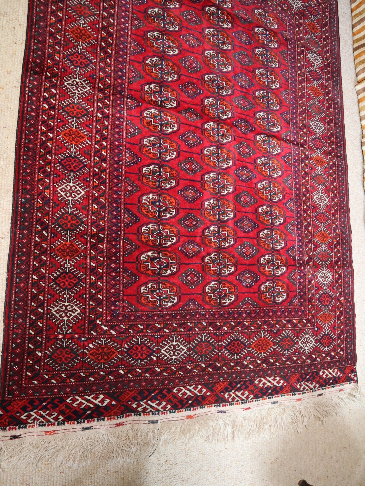 Turkmen Bukhara Handwoven Wool Rug (135 × 200 cm - 4.4 × 6.6 ft) - RojKilim