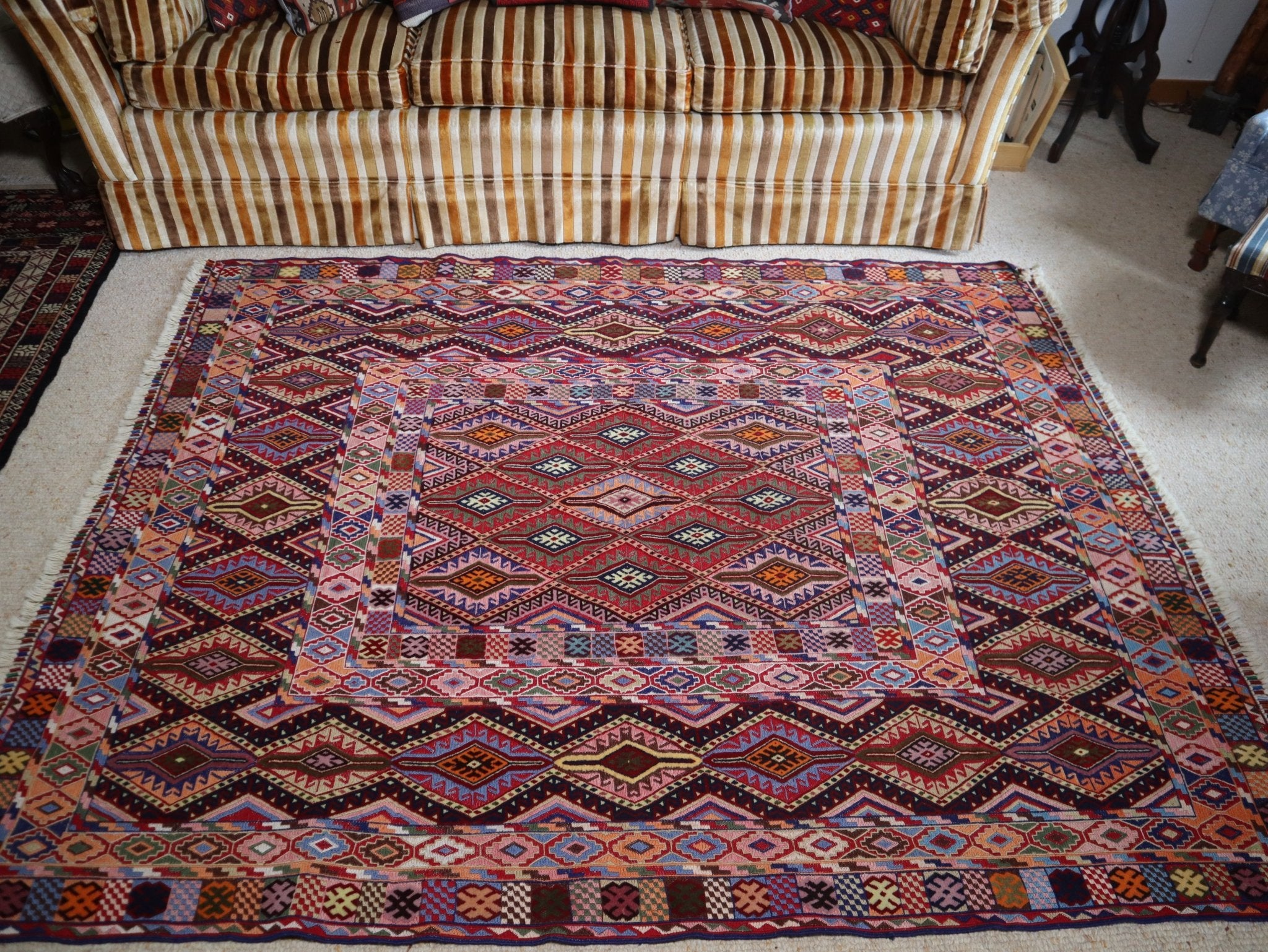 Afghan Mashwani Handwoven Wool Kilim – 196 × 156 cm (77 × 61 in)